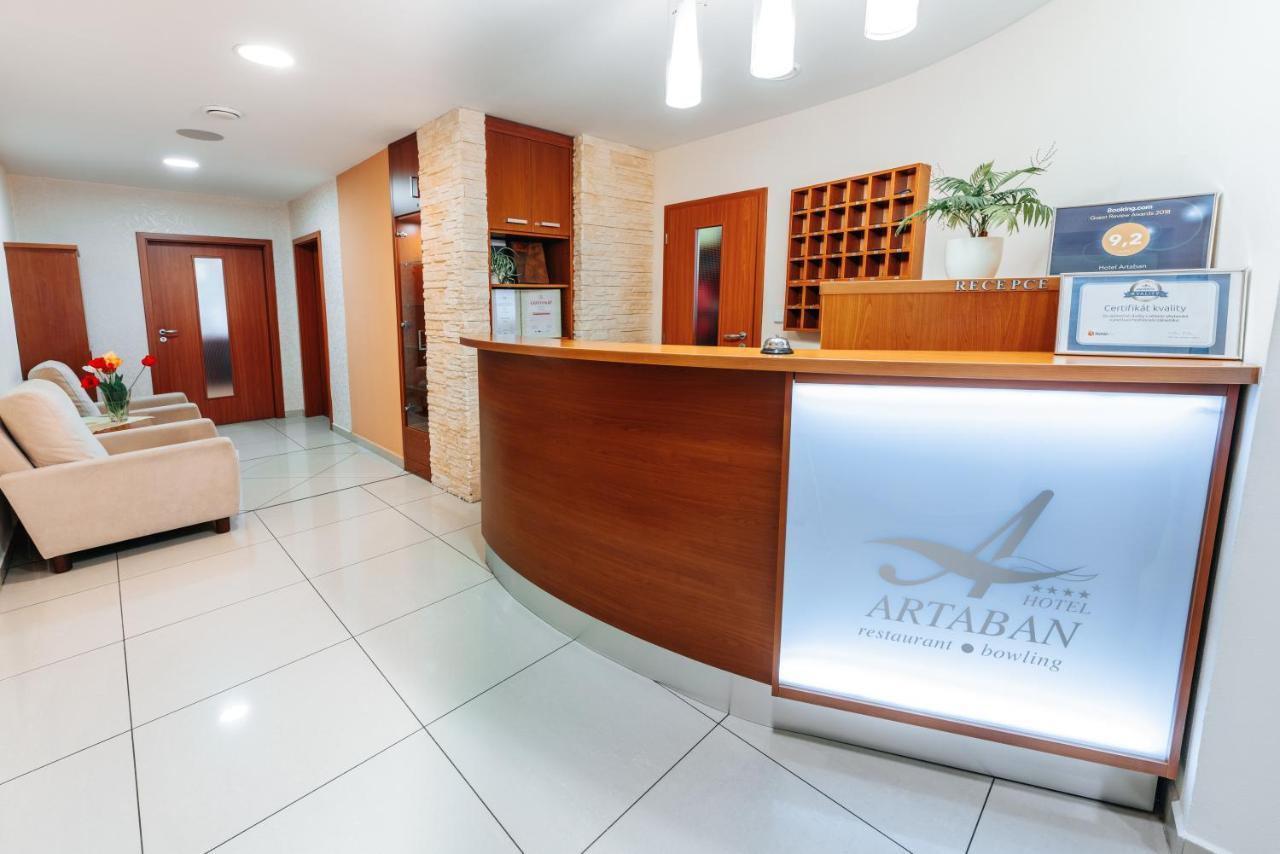 Hotel Artaban Zirovnice ภายนอก รูปภาพ