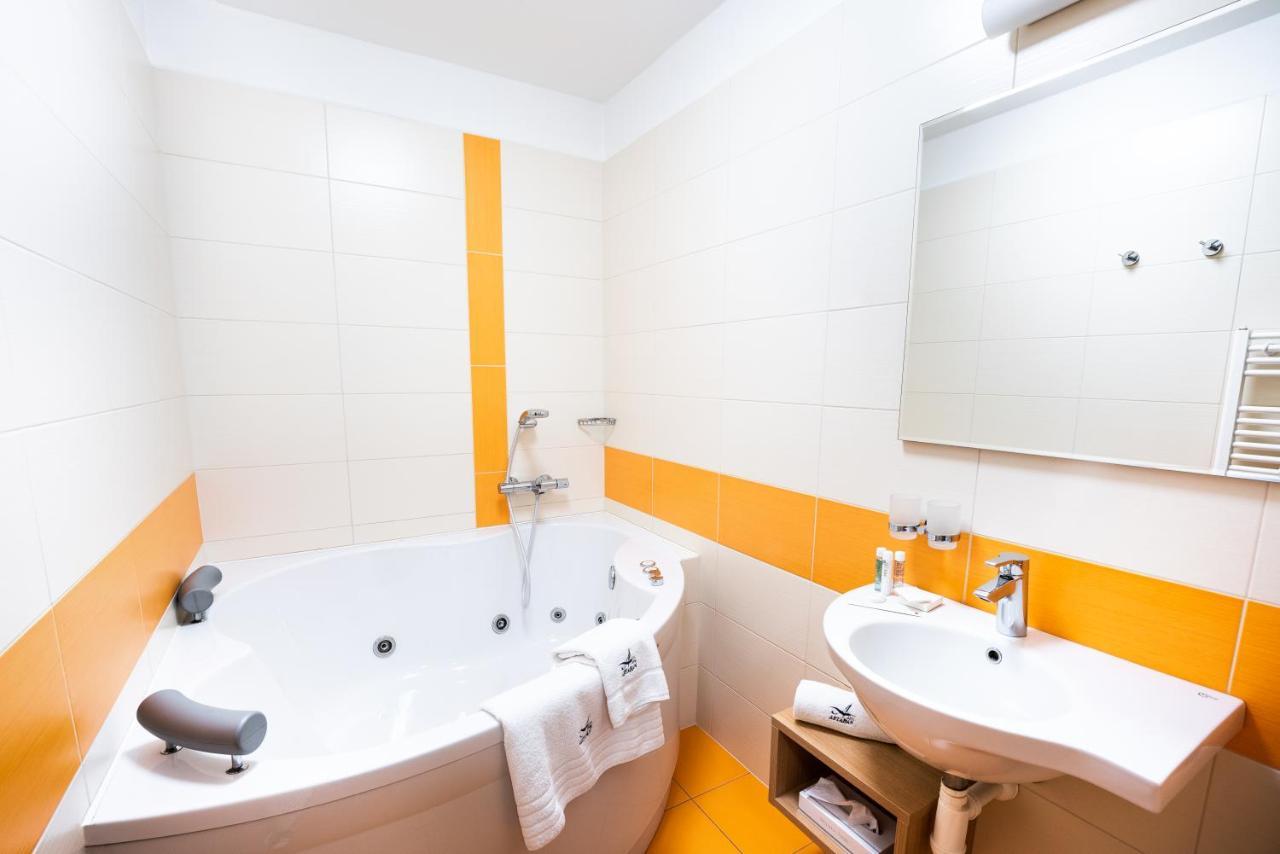 Hotel Artaban Zirovnice ภายนอก รูปภาพ