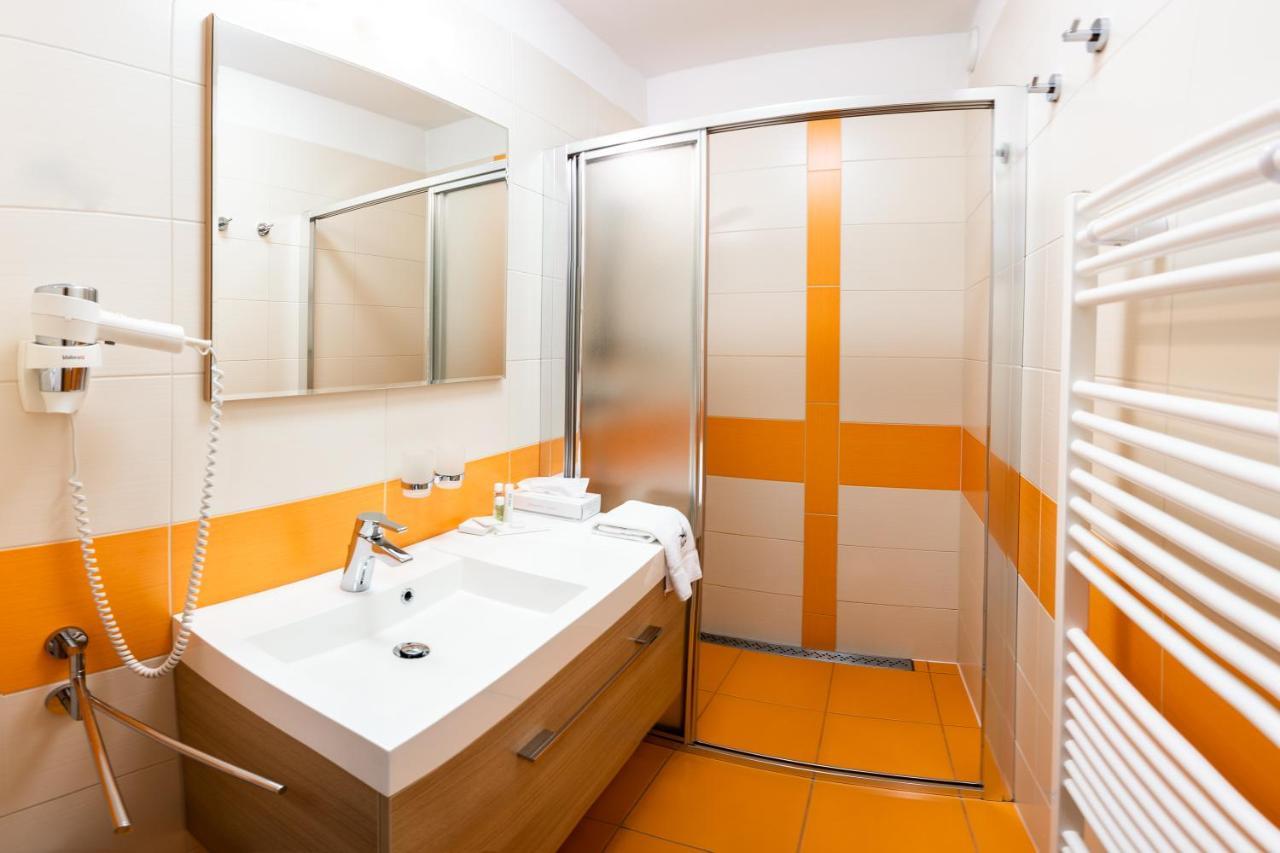 Hotel Artaban Zirovnice ภายนอก รูปภาพ