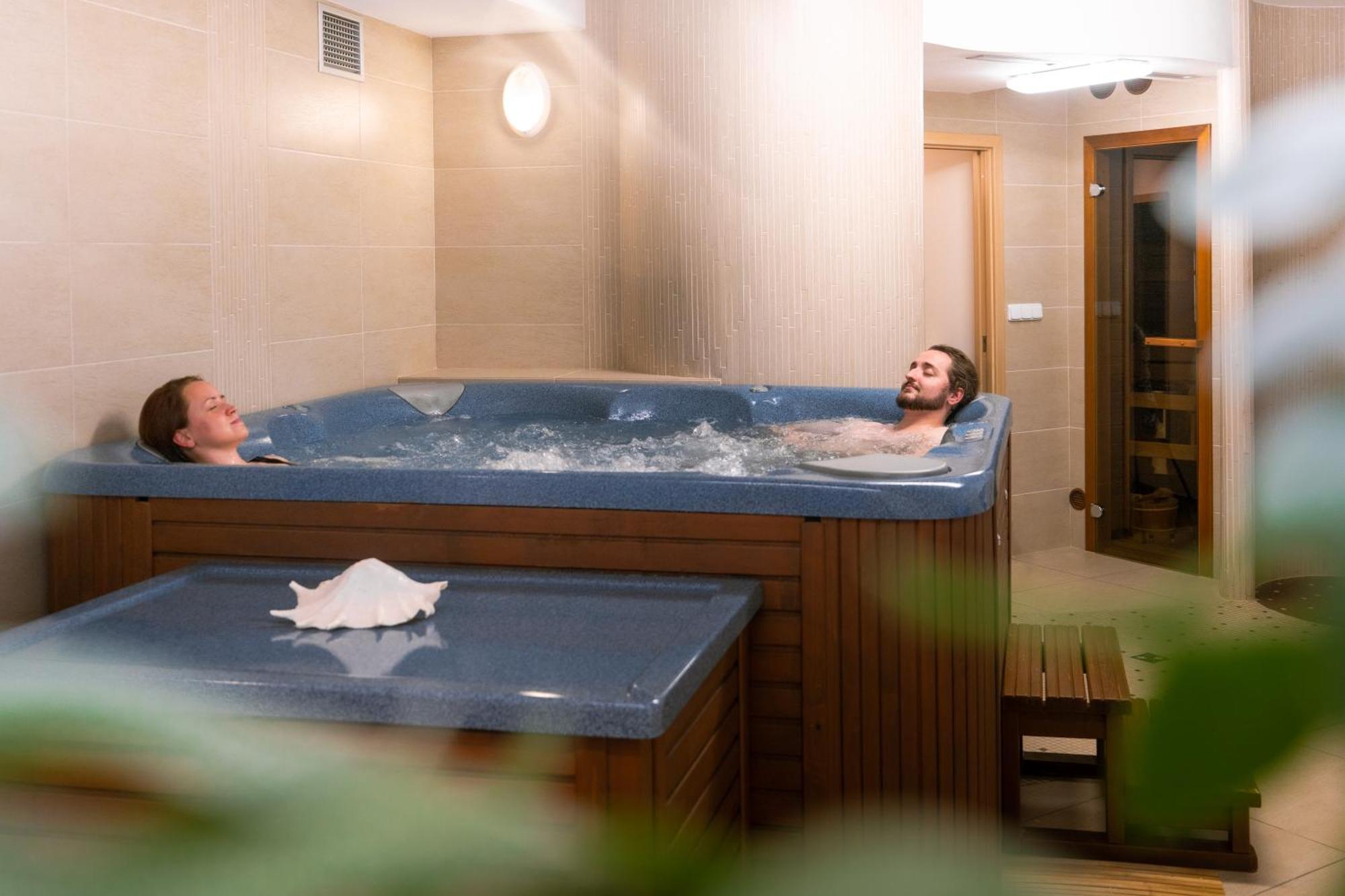 Hotel Artaban Zirovnice ภายนอก รูปภาพ